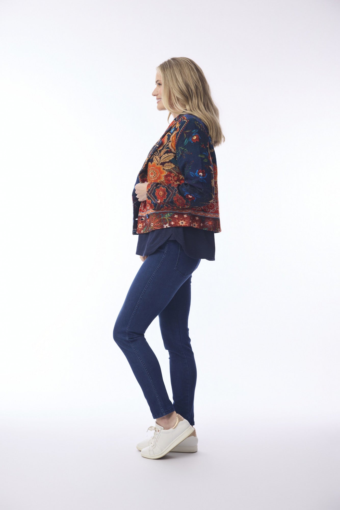Embroidery short blazer