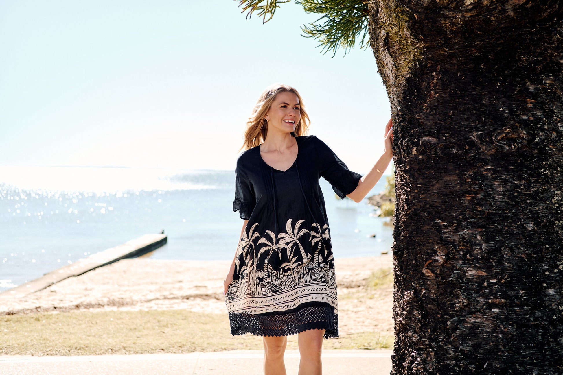 Hannah mono border navy