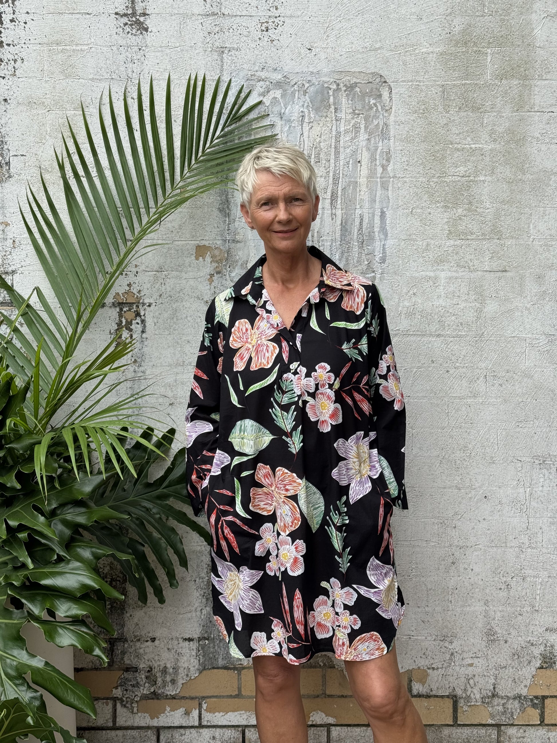 Coral Black Crayon Bloom