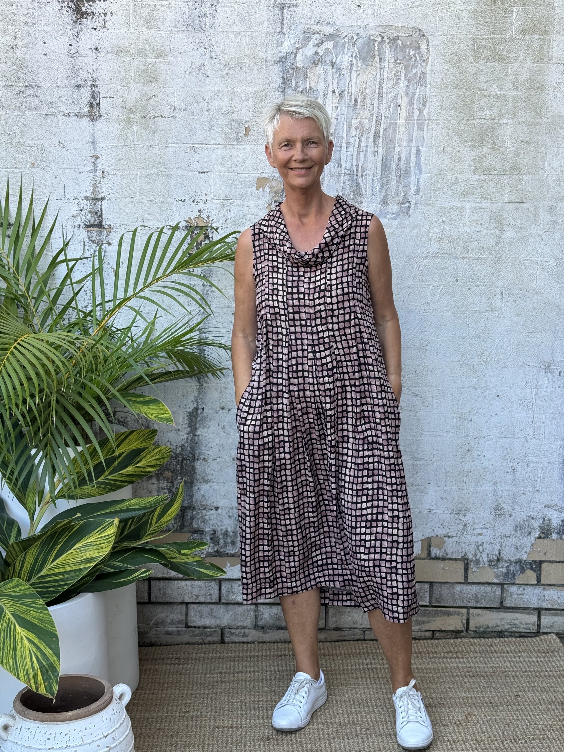 Fifi Taupe Square