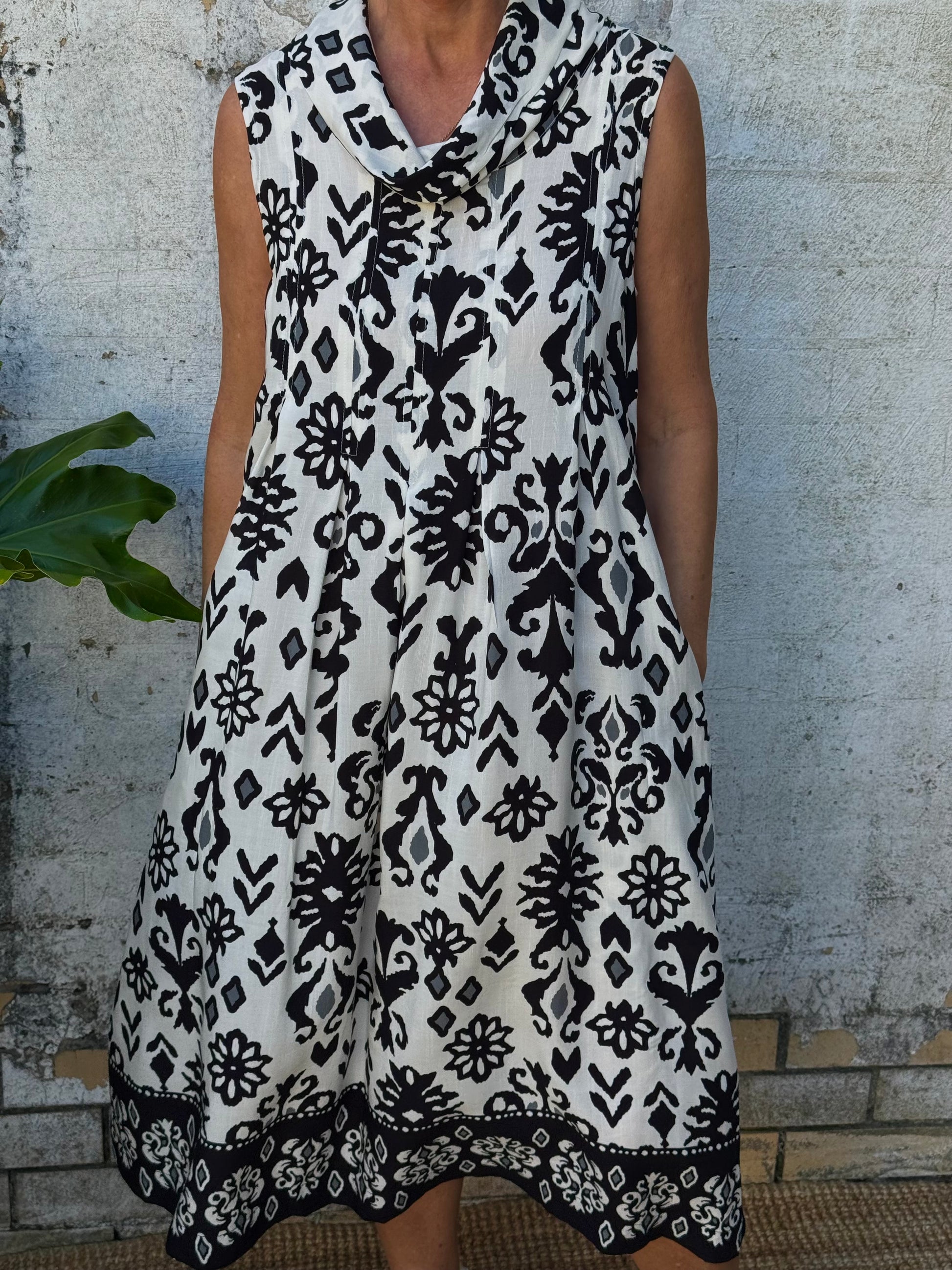 Fifi Onyx Aztec