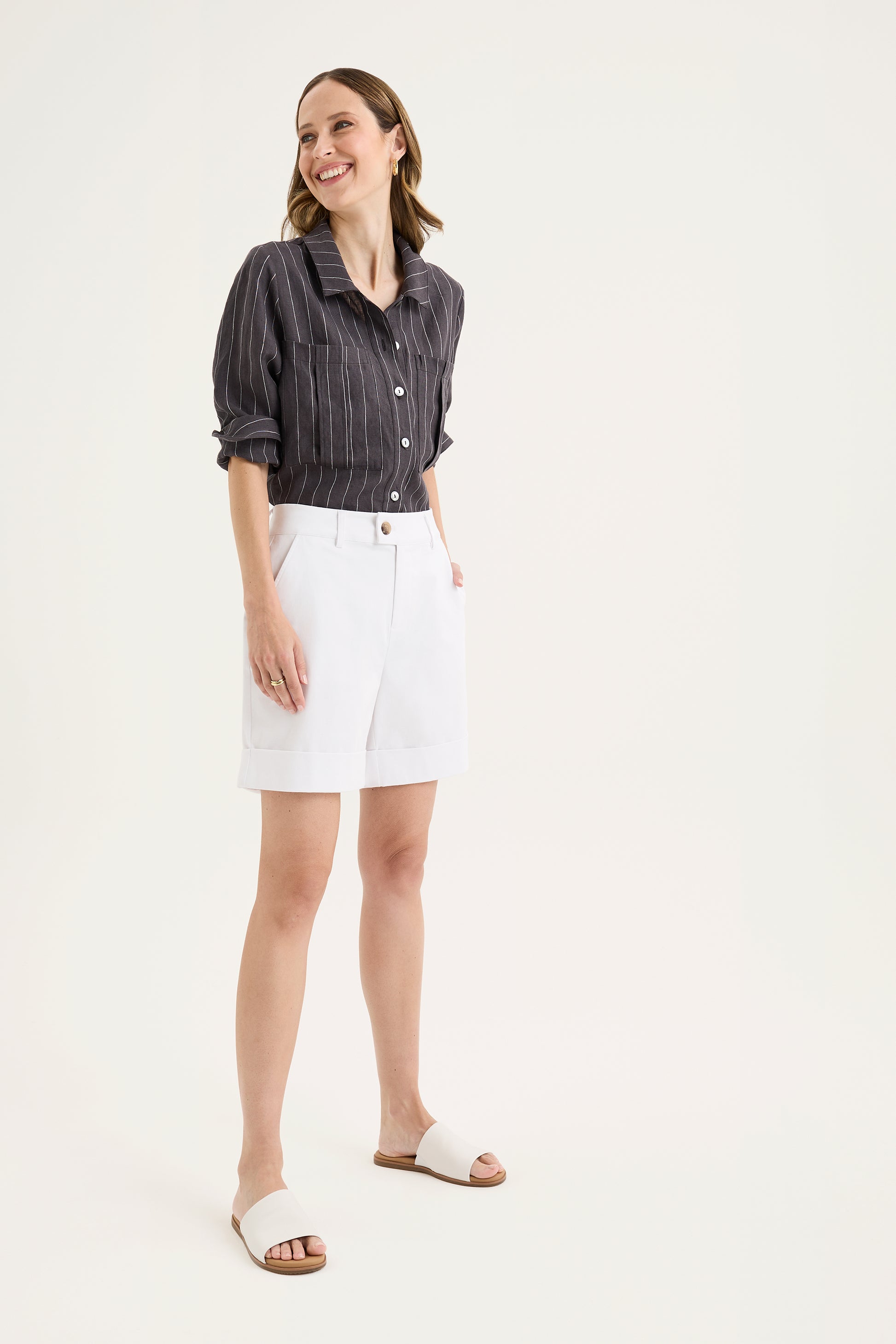 Nova Short White
